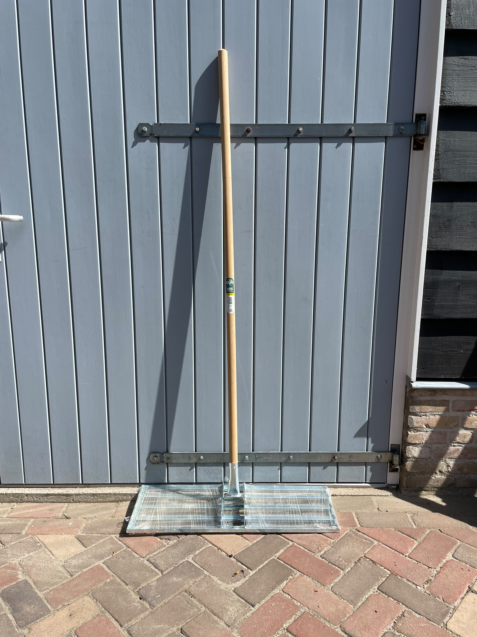 ATLAS Egalisatiehark staal 75 x 26 cm met steel 150 cm