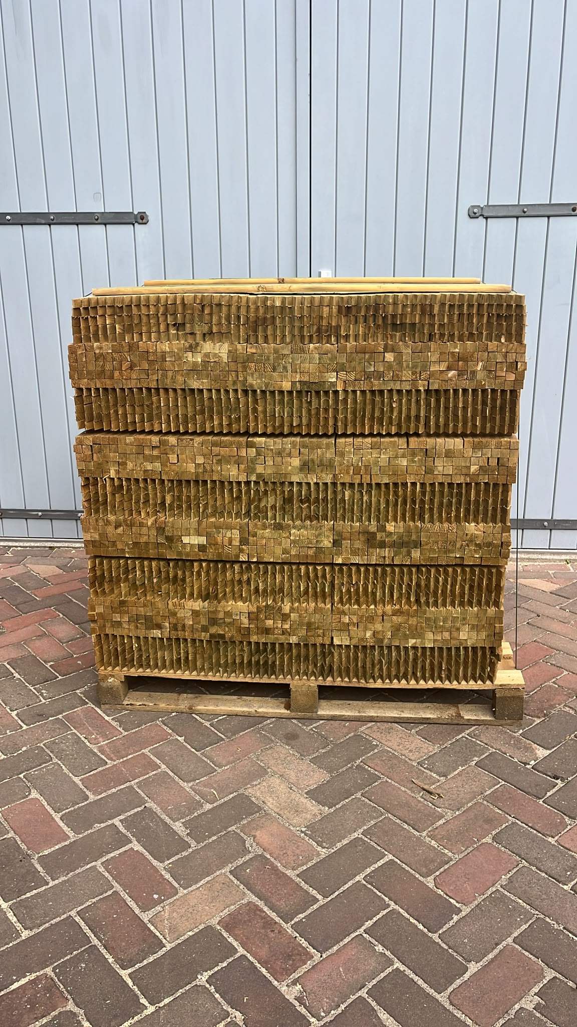 Geïmpregneerde piketpalen 80 cm – 2.250 stuks per pallet