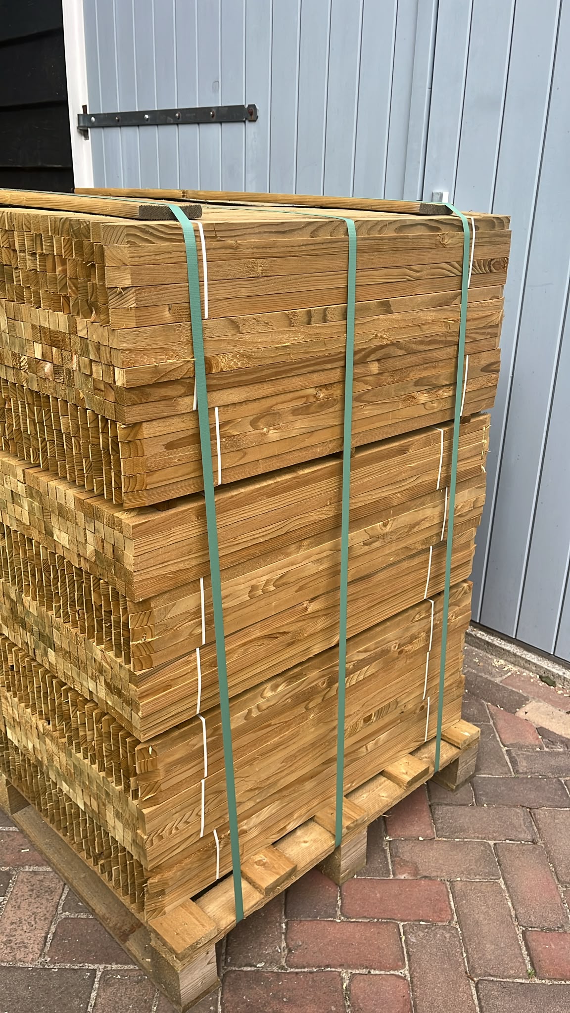 Geïmpregneerde piketpalen 80 cm – 2.250 stuks per pallet
