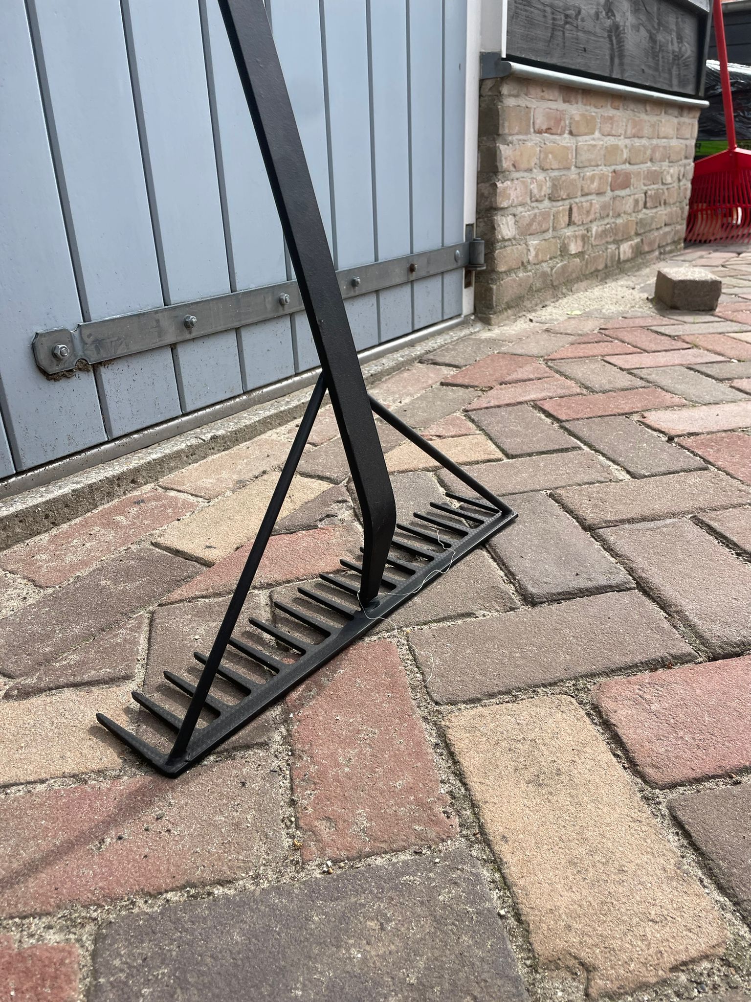 Asfalthark ATLAS Versterkt 16-tands – Essenhouten Steel 130 cm