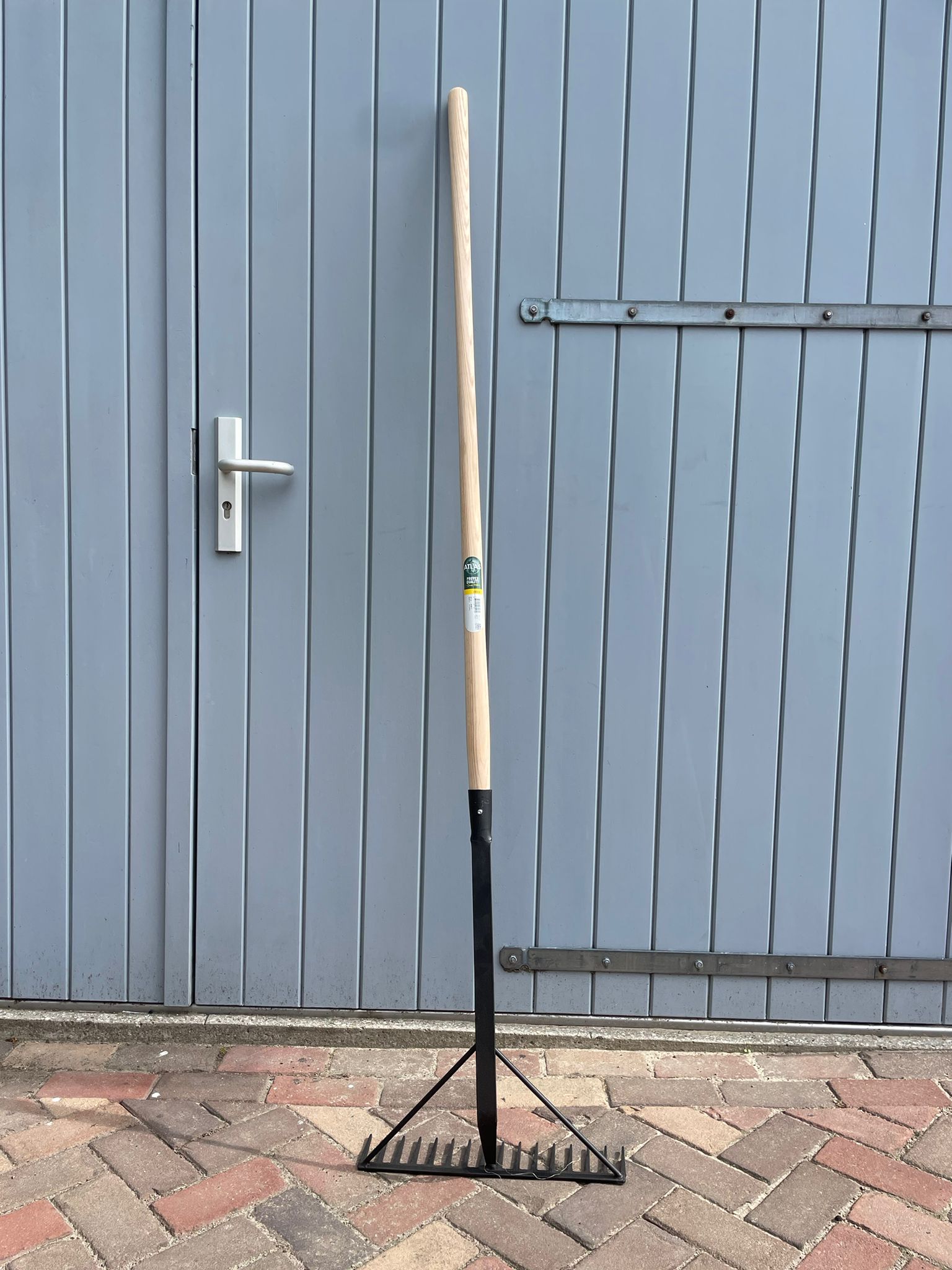 Asfalthark ATLAS Versterkt 16-tands – Essenhouten Steel 130 cm