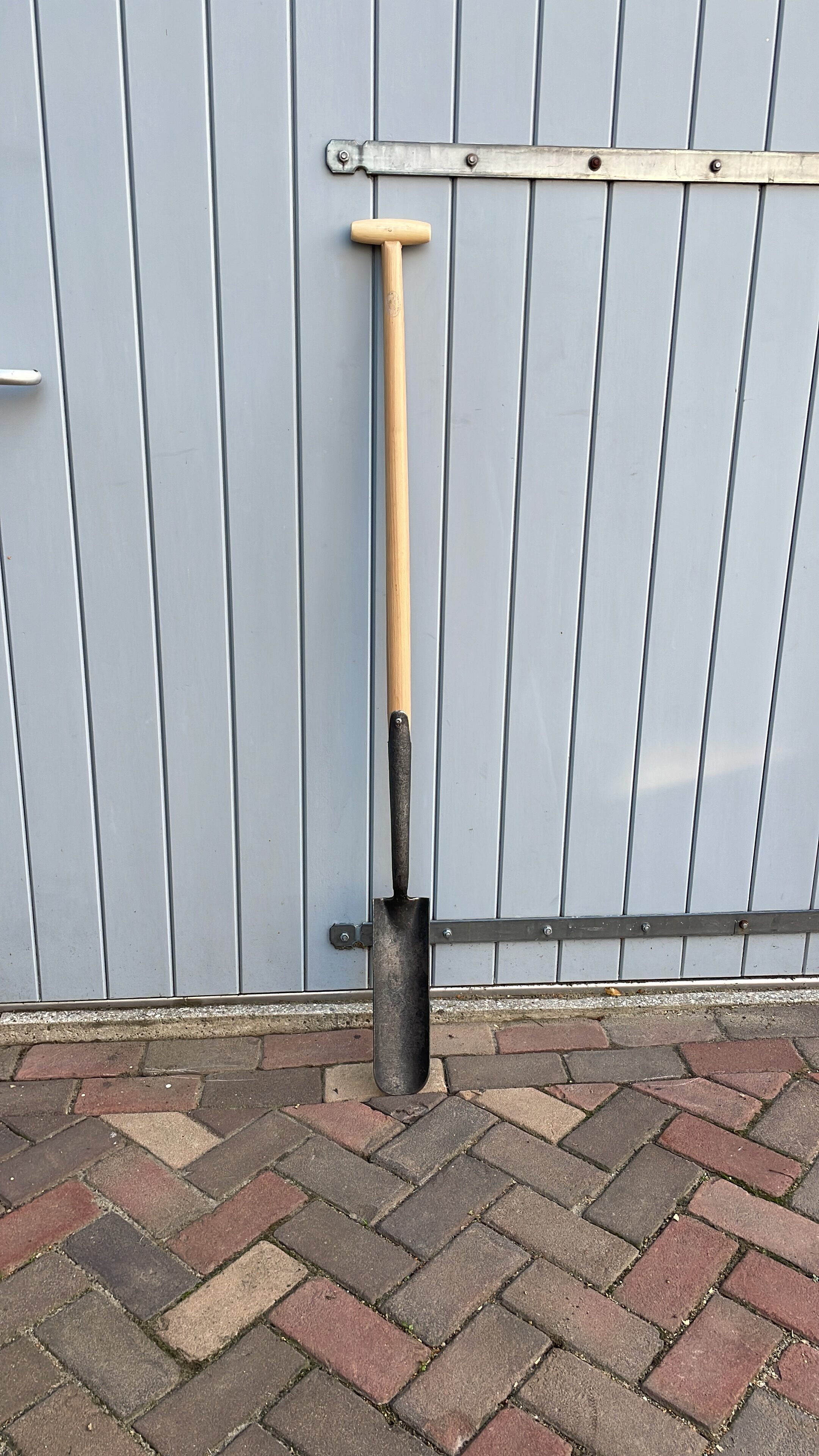 Sleuvengraver met Essen Steel 90 cm – Voor Kabels, Leidingen en Drainage