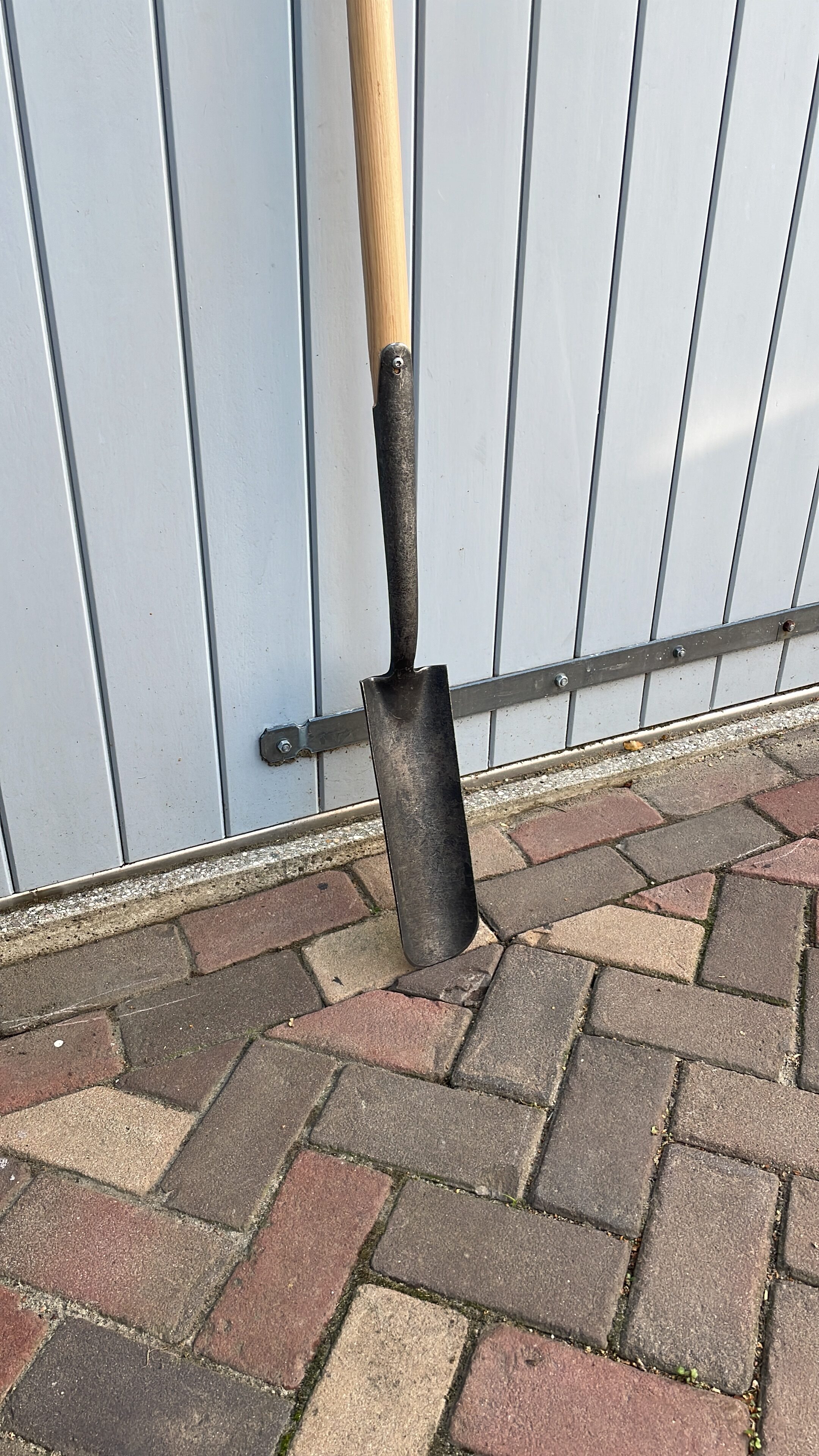 Sleuvengraver met Essen Steel 90 cm – Voor Kabels, Leidingen en Drainage